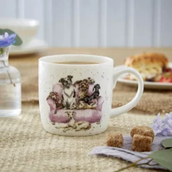 Wrendale Designs by Hannah Dale Bone China 310ml Mug - Movie Night