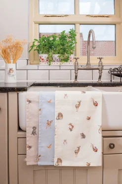 Wrendale Designs by Hannah Dale 100% Cotton Tea Towel - Woodlanders